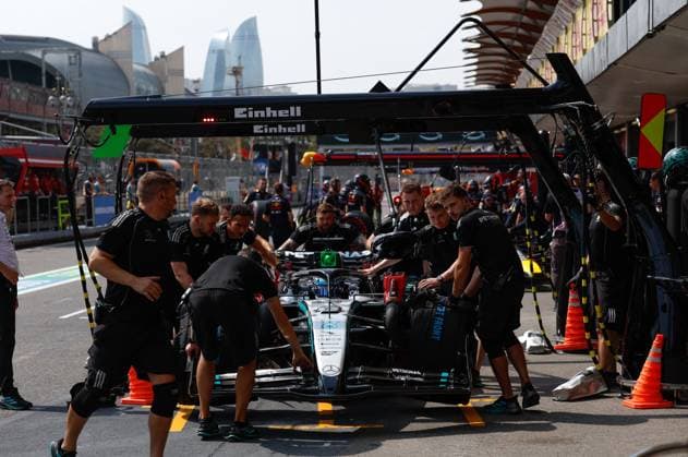 F1 - AZERBAIJAN GRAND PRIX 2025 63 RUSSELL George (gbr), Mercedes AMG F1 Team W16, action during the 2025 Formula 1 Qatar Airways Azerbaijan Grand Prix, 17th round of the 2025 FIA Formula One World Championship, WM, Weltmeisterschaft from September 19 to 21, 2025 on the Baku City Circuit, in Baku, Azerbaijan - BakuAzerbaijan  Copyright: xDPPIx