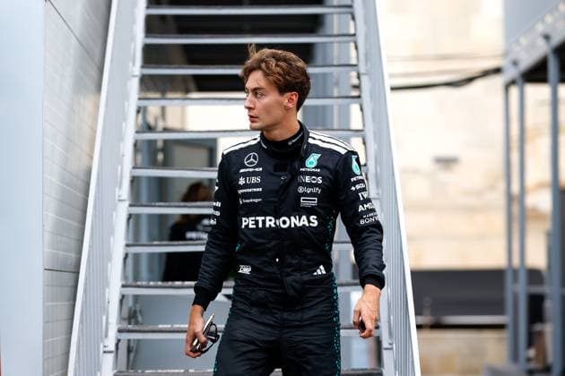 F1 - AZERBAIJAN GRAND PRIX 2025 RUSSELL George (gbr), Mercedes AMG F1 Team W16, portrait during the 2025 Formula 1 Qatar Airways Azerbaijan Grand Prix, 17th round of the 2025 FIA Formula One World Championship, WM, Weltmeisterschaft from September 19 to 21, 2025 on the Baku City Circuit, in Baku, Azerbaijan - BakuAzerbaijan  Copyright: xDPPIx