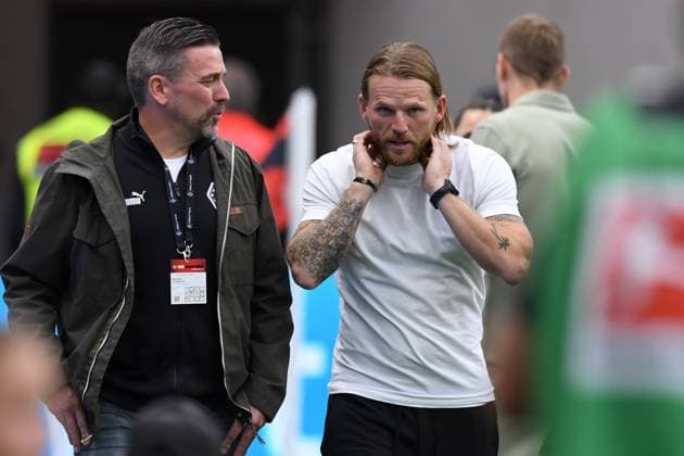 Trainer Eugen Polanski ( Borussia Moenchengladbach ) angespannt vor dem Spiel. GER, Bayer 04 Leverkusen vs Borussia Moenchengladbach, Fussball, Bundesliga, 4. Spieltag, Spielzeit 2025 2026, 21.09.2025 DFL REGULATIONS PROHIBIT ANY USE OF PHOTOGRAPHS AS IMAGE SEQUENCES AND OR QUASI-VIDEO GER, Bayer 04 Leverkusen vs Borussia Moenchengladbach, Fussball, Bundesliga, 4. Spieltag, Spielzeit 2025 2026, 21.09.2025 Leverkusen Copyright: xEibner-Pressefoto ThomasxThienelx EP_TTL