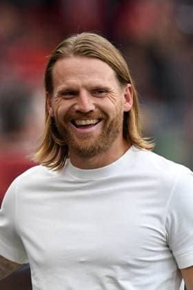 Trainer Eugen Polanski ( Borussia Moenchengladbach ) lacht. GER, Bayer 04 Leverkusen vs Borussia Moenchengladbach, Fussball, Bundesliga, 4. Spieltag, Spielzeit 2025 2026, 21.09.2025 DFL REGULATIONS PROHIBIT ANY USE OF PHOTOGRAPHS AS IMAGE SEQUENCES AND OR QUASI-VIDEO GER, Bayer 04 Leverkusen vs Borussia Moenchengladbach, Fussball, Bundesliga, 4. Spieltag, Spielzeit 2025 2026, 21.09.2025 Leverkusen Copyright: xEibner-Pressefoto ThomasxThienelx EP_TTL