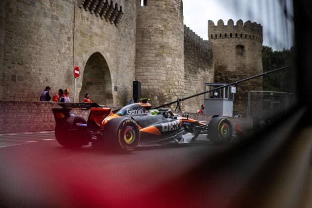 F1 - AZERBAIJAN GRAND PRIX 2025 04 NORRIS Lando (gbr), McLaren F1 Team MCL39, action during the 2025 Formula 1 Qatar Airways Azerbaijan Grand Prix, 17th round of the 2025 FIA Formula One World Championship, WM, Weltmeisterschaft from September 19 to 21, 2025 on the Baku City Circuit, in Baku, Azerbaijan - BakuAzerbaijan  Copyright: xALBERTOxVIMERCATIx