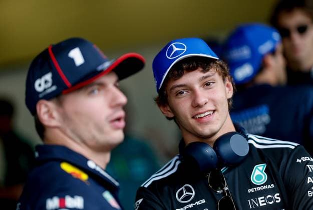 F1 - AZERBAIJAN GRAND PRIX 2025 KIMI ANTONELLI Andrea (ita), Mercedes AMG F1 Team W16, portrait during the 2025 Formula 1 Qatar Airways Azerbaijan Grand Prix, 17th round of the 2025 FIA Formula One World Championship, WM, Weltmeisterschaft from September 19 to 21, 2025 on the Baku City Circuit, in Baku, Azerbaijan - BakuAzerbaijan  Copyright: xDPPIx