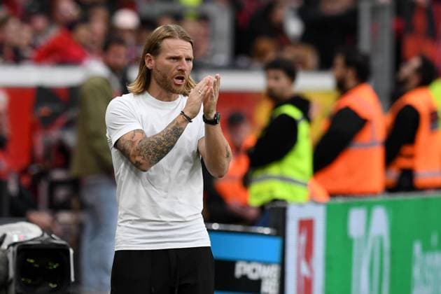 Trainer Eugen Polanski ( Borussia Moenchengladbach ) feuert sein Team an. GER, Bayer 04 Leverkusen vs Borussia Moenchengladbach, Fussball, Bundesliga, 4. Spieltag, Spielzeit 2025 2026, 21.09.2025 DFL REGULATIONS PROHIBIT ANY USE OF PHOTOGRAPHS AS IMAGE SEQUENCES AND OR QUASI-VIDEO GER, Bayer 04 Leverkusen vs Borussia Moenchengladbach, Fussball, Bundesliga, 4. Spieltag, Spielzeit 2025 2026, 21.09.2025 Leverkusen Copyright: xEibner-Pressefoto ThomasxThienelx EP_TTL