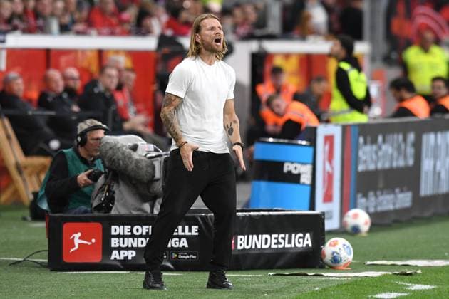 Trainer Eugen Polanski ( Borussia Moenchengladbach ) emotional. GER, Bayer 04 Leverkusen vs Borussia Moenchengladbach, Fussball, Bundesliga, 4. Spieltag, Spielzeit 2025 2026, 21.09.2025 DFL REGULATIONS PROHIBIT ANY USE OF PHOTOGRAPHS AS IMAGE SEQUENCES AND OR QUASI-VIDEO GER, Bayer 04 Leverkusen vs Borussia Moenchengladbach, Fussball, Bundesliga, 4. Spieltag, Spielzeit 2025 2026, 21.09.2025 Leverkusen Copyright: xEibner-Pressefoto ThomasxThienelx EP_TTL