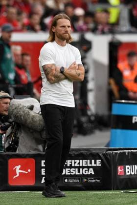 Trainer Eugen Polanski ( Borussia Moenchengladbach ) angespannt. GER, Bayer 04 Leverkusen vs Borussia Moenchengladbach, Fussball, Bundesliga, 4. Spieltag, Spielzeit 2025 2026, 21.09.2025 DFL REGULATIONS PROHIBIT ANY USE OF PHOTOGRAPHS AS IMAGE SEQUENCES AND OR QUASI-VIDEO GER, Bayer 04 Leverkusen vs Borussia Moenchengladbach, Fussball, Bundesliga, 4. Spieltag, Spielzeit 2025 2026, 21.09.2025 Leverkusen Copyright: xEibner-Pressefoto ThomasxThienelx EP_TTL
