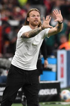 Trainer Eugen Polanski ( Borussia Moenchengladbach ) gestikuliert. GER, Bayer 04 Leverkusen vs Borussia Moenchengladbach, Fussball, Bundesliga, 4. Spieltag, Spielzeit 2025 2026, 21.09.2025 DFL REGULATIONS PROHIBIT ANY USE OF PHOTOGRAPHS AS IMAGE SEQUENCES AND OR QUASI-VIDEO GER, Bayer 04 Leverkusen vs Borussia Moenchengladbach, Fussball, Bundesliga, 4. Spieltag, Spielzeit 2025 2026, 21.09.2025 Leverkusen Copyright: xEibner-Pressefoto ThomasxThienelx EP_TTL
