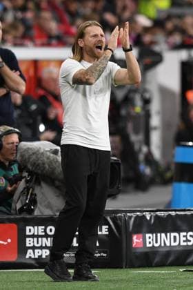 Trainer Eugen Polanski ( Borussia Moenchengladbach ) feuert sein Team an. GER, Bayer 04 Leverkusen vs Borussia Moenchengladbach, Fussball, Bundesliga, 4. Spieltag, Spielzeit 2025 2026, 21.09.2025 DFL REGULATIONS PROHIBIT ANY USE OF PHOTOGRAPHS AS IMAGE SEQUENCES AND OR QUASI-VIDEO GER, Bayer 04 Leverkusen vs Borussia Moenchengladbach, Fussball, Bundesliga, 4. Spieltag, Spielzeit 2025 2026, 21.09.2025 Leverkusen Copyright: xEibner-Pressefoto ThomasxThienelx EP_TTL