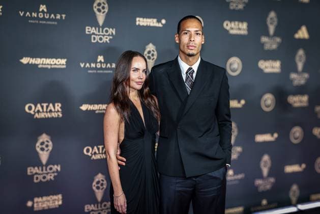69eme cérémonie du Ballon d’Or PHOTOPQR LE PARISIEN LP Fred Dugit ; Paris ; 22 09 2025 ; Sports Paris (Ier), le 22 09 2025 Tapis rouge de la 69eme cérémonie du Ballon d’Or au théâtre du Châtelet. Rike Nooitgedagt et Virgil van Dijk LP Fred Dugit - 69th Ballon d Or Ceremony Paris Sept 22 2025