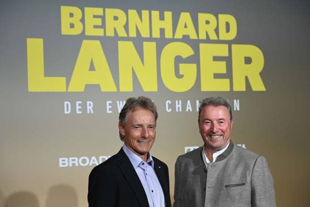 Sport Themen der Woche KW 39 v.l. Bernhard LANGER, Golfprofi, Erwin LANGER, Bruder von Bernhard Langer, Roter Teppich, Red Carpet Show, Ankunft, arrival, Filmpremiere Filmpremiere BERNHARD LANGER - Der Ewige Champion am 23.09.2025 im Cinedom-Kino in Koeln, Â