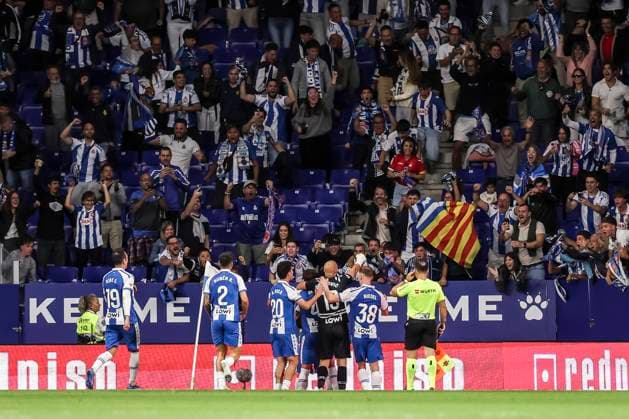 September 23, 2025, Cornella, Barcelona, SPAIN: Javi Puado of RCD Espanyol celebrates a goal with teammates during the Spanish league, La Liga EA Sports, football match played between RCD Espanyol and Valencia CF at RCDE Stadium on September 23, 2025 in Cornella, Barcelona, Spain. Cornella SPAIN - ZUMAa181 20250923_zaa_a181_214 Copyright: xJavierxBorregox