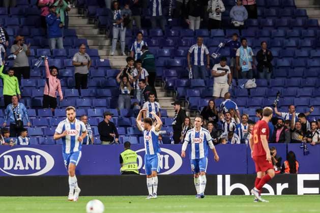 September 23, 2025, Cornella, Barcelona, SPAIN: Javi Puado of RCD Espanyol celebrates a goal during the Spanish league, La Liga EA Sports, football match played between RCD Espanyol and Valencia CF at RCDE Stadium on September 23, 2025 in Cornella, Barcelona, Spain. Cornella SPAIN - ZUMAa181 20250923_zaa_a181_217 Copyright: xJavierxBorregox