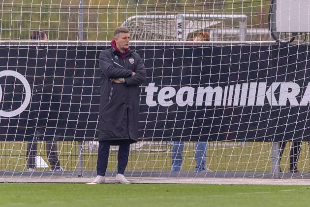 Ingolstadt, Deutschland 28. September 2025: DFB Pokal Frauen - 2025 2026 - FC Ingolstadt 04 vs. 1. FC Nürnberg Im Bild: Trainer Benjamin Stolte (FCI) DFB regulations prohibit any use of photographs as image sequences and or quasi-video. MTV-Stadion Bayern Copyright: xFotostandx xSchäferx