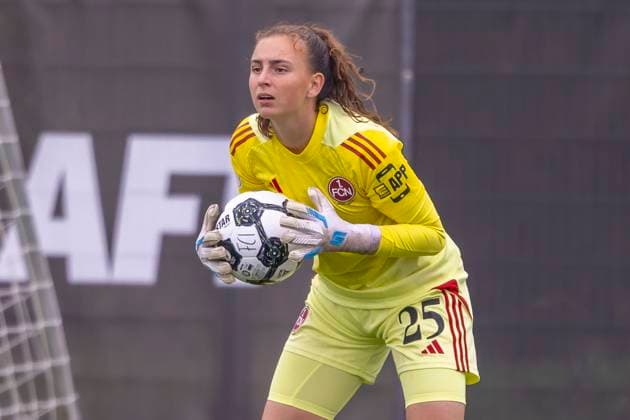 Ingolstadt, Deutschland 28. September 2025: DFB Pokal Frauen - 2025 2026 - FC Ingolstadt 04 vs. 1. FC Nürnberg Im Bild: Torhüterin Lourdes Romero (FCN) DFB regulations prohibit any use of photographs as image sequences and or quasi-video. MTV-Stadion Bayern Copyright: xFotostandx xSchäferx