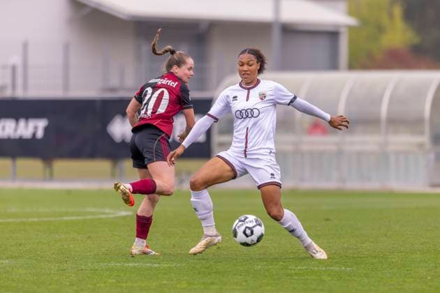 Ingolstadt, Deutschland 28. September 2025: DFB Pokal Frauen - 2025 2026 - FC Ingolstadt 04 vs. 1. FC Nürnberg Im Bild: v. li. im Zweikampf Jacqueline Baumgärtel Baumgaertel (FCN) und Melissa Kuya Strobel (FCI) DFB regulations prohibit any use of photographs as image sequences and or quasi-video. MTV-Stadion Bayern Copyright: xFotostandx xSchäferx