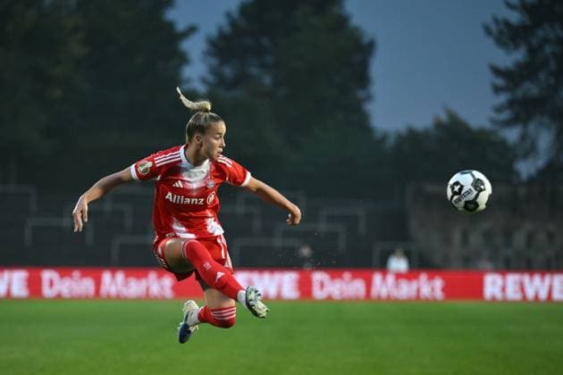 Giulia Gwinn (FC Bayern) 29.09.2025, Fussball, DFB Pokal Frauen 2025 26, 1. Runde Borussia Dortmund - FC Bayern München DFB regulations prohibit any use of photographs as image sequences and or quasi-video Dortmund Stadion Rote Erde Nordrhein Westfalen Deutschland