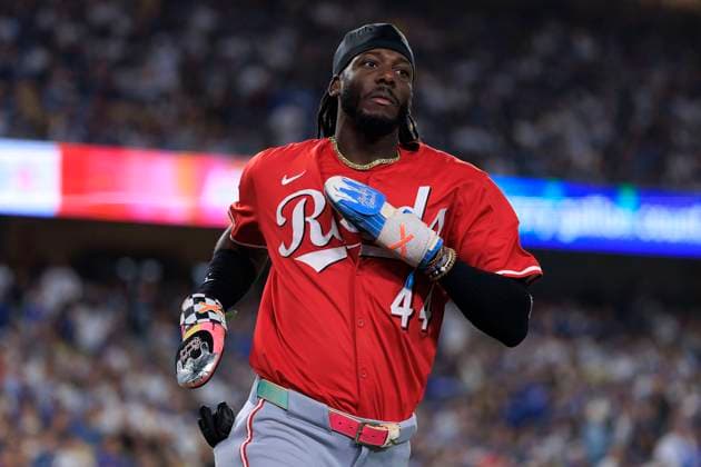 September 30, 2025, Los Angeles, California, USA: Elly De La Cruz 44 of the Cincinnati Reds runs home to score in the 7th inning during their MLB, Baseball Herren, USA Wild Card Game 1 against the Los Angeles Dodgers on Tuesday September 30, 2025 at Dodger Stadium in Los Angeles, California. JAVIER ROJAS PI Los Angeles USA - ZUMAp124 20250930_zaa_p124_061 Copyright: xJavierxRojasx