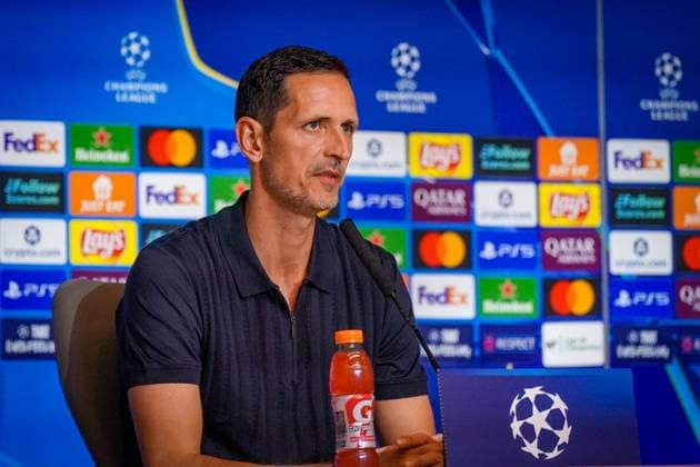 UEFA Champions League 2025 26, 2. Spieltag - Atletico Madrid vs Eintracht Frankfurt - Riyadh Air Metropolitano (Madrid, Spanien): Dino Toppmöller Dino Toppmoller (Trainer, Eintracht Frankfurt) Pressekonferenz, PK, Medien Copyright: xJOERANxSTEINSIEKx
