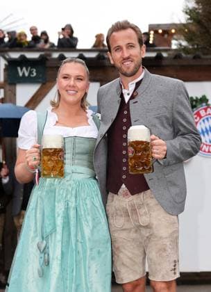 Harry Kane und Katie Goodland, Porträt, Portrait, Fussball FC Bayern München traditionelle Besuch auf dem Münchner Oktoberfest, Wiesn, Volksfest 05.10.2025 FOTO: via Mladen Lackovic LakoPress