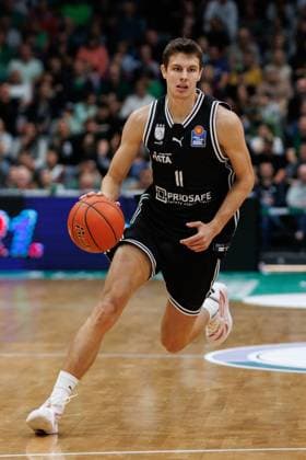 Richard Balint (BMA365 Bamberg Baskets) mit Ball, Vet Concept Gladiators Trier vs BMA365 Bamberg Baskets, Basketball, easyCredit BBL, 3. Spieltag, Saison 2025 2026, 05.10.2025 Vet Concept Gladiators Trier vs BMA365 Bamberg Baskets, Basketball, easyCredit BBL, 3. Spieltag, Saison 2025 2026, 05.10.2025 Copyright: xEibner-Pressefoto AlexanderxNeisx EP_ANS
