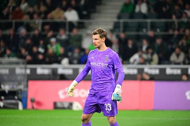 05.10.2025; Moenchengladbach; Fussball, Herren, Saison 2025 2026, Borussia Moenchengladbach vs. SC Freiburg Torwart Moritz Nicolas (Gladbach) DFL regulations prohibit any use of photographs as image sequences and or quasi-video. Borussia-Park NRW Deutschland
