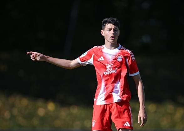 Fussball U 17 DFB Nachwuchsliga 2025 2026 Vorrunde Gruppe E 04.10.2025 SSV Ulm - FC Bayern Muenchen Filip Pavic (FC Bayern Muenchen)