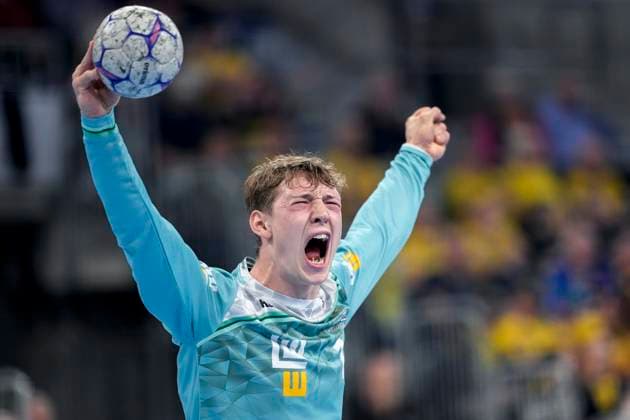 Julian Buchele (Torwart, Göppingen, 1), Einzelbild, Einzelfoto, Aktion, Action, Jubel, jubeln, jubelt, celebration, Freude, freuen, freut sich, zuversichtlich, optimistisch, positiv, Spielszene, 09.10.2025, Mannheim (Deutschland), Handball, Bundesliga, Rhein-Neckar Löwen - Frisch Auf Göppingen