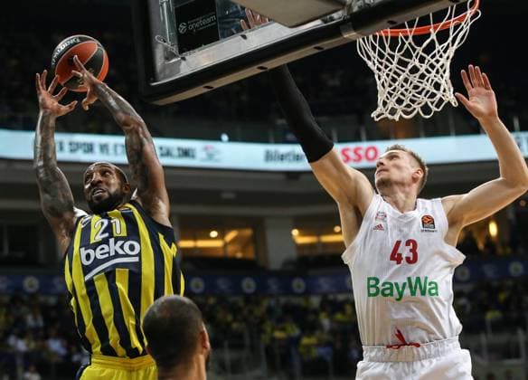 Fenerbahce Beko v Bayern Munich: Turkish Airlines Euroleague ISTANBUL, TURKEY - NOVEMBER 08: Derrick Williams (21) of Fenerbahce in action against Leon Radosevic (43) of Bayern Munich during the Turkish Airlines Euroleague Week 7 basketball match between Fenerbahce Beko and Bayern Munich in Istanbul, Turkey on November 08, 2019. Istanbul Turkey. Editorial use only. Please get in touch for any other usage.  Copyright: x2025xAnadoluxElifxÖztürkx