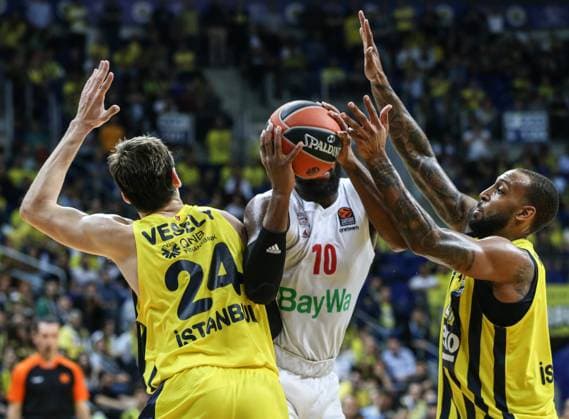 Fenerbahce Beko v Bayern Munich: Turkish Airlines Euroleague ISTANBUL, TURKEY - NOVEMBER 08: Jan Vesely (24) of Fenerbahce in action against Greg Monroe (10) of Bayern Munich during the Turkish Airlines Euroleague Week 7 basketball match between Fenerbahce Beko and Bayern Munich in Istanbul, Turkey on November 08, 2019. Istanbul Turkey. Editorial use only. Please get in touch for any other usage.  Copyright: x2025xAnadoluxElifxÖztürkx