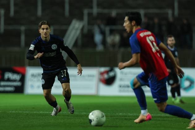 Fussball, FVN Niederrheinpokal Saison 2025 2026 Achtelfinale KFC Uerdingen - MSV Duisburg 15.10.2025, Grotenburg-Stadion Patrick Sussek (MSV Duisburg, 37) Krefeld Grotenburg-Stadion Nordrhein-Westfalen Deutschland