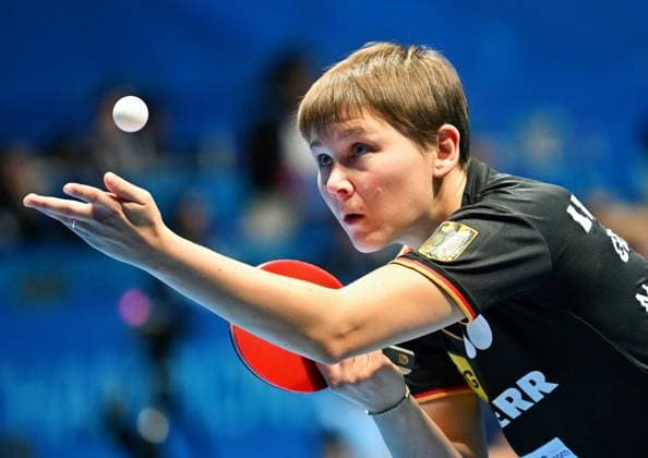 Nationalspielerin Nina Mittelham im Achtelfinale der Team-Europameisterschaften im Tischtennis in Zadar, Kroatien Nina Mittelham, Deutschland, ttc berlin eastside, Gewinnerin Europe Top 16 2021, EM-Zweite 2022 und EM-Dritte 2024, am 16. Oktober 2025 im Achtelfinale der Team-Europameisterschaften im Tischtennis in der Kresimir-Cosic-Halle in Zadar (Kroatien) beim 3:0-Erfolg über England Zadar Kresimir-Cosic-Halle Kroatien