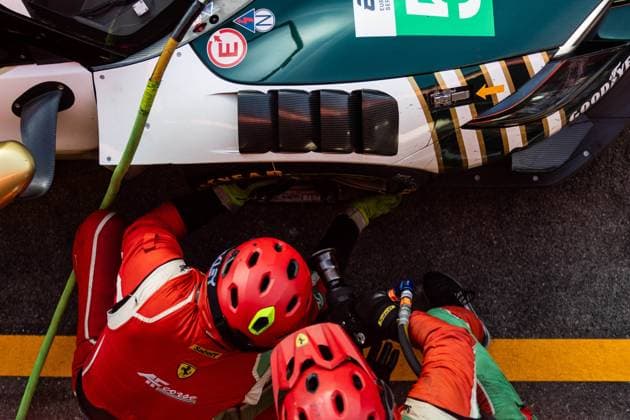 AUTO - ELMS - 4 HOURS OF PORTIMAO 2025 55 CAMERON Duncan (gbr), GRIFFIN Matt (irl), PEREL David (zaf), Spirit of Race, Ferrari 296 GT3, LMGT3, mecaniciens, mechanics during the 4 Hours of Portimao, 6th round of the 2025 European Le Mans Series on the Autodromo Internacional do Algarve from October 16 to 18, 2025 in Portimao, Portugal -  Copyright: xJoaoxFilipex