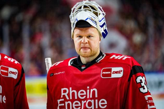 Eishockey Penny-DEL 14. Spieltag Kölner Haie - Löwen Frankfurt am 26.10.2025 in der Lanxess Arena in Köln Shutout zum Einstand - Kölns Neuzugang Janne Juvonen ( Köln ) Gemäß den Vorgaben der DEL Deutsche Eishockey Liga ist die Publikation und Weiterverwertung der Aufnahmen in elektronischen Medien und Endgeräten aller Art während des laufenden Spiels nicht zulässig.