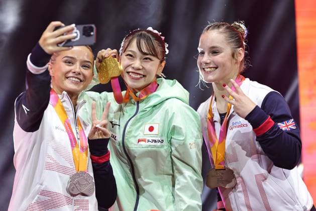 Winners: Ruby Evans GBR, Aiko Sugihara JPN, Abigail Martin GBR - after floor final at 2025 Worlds in Jakarta; 25 10 2025;