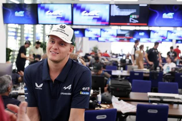 Mick Schumacher (GER) Alpine A424 36, Alpine Medienrunde, Pressezentrum, 8 Stunden von Bahrain, FIA Langstrecken- Weltmeisterschaft Saison 2026, Rennstrecke Sakhir, Bahrain, 06.11.2025, WEC, Portrait