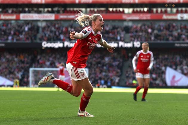 Womens Super League Arsenal v Chelsea 08 November 2025 London - Women™s Super League Football - Arsenal v Chelsea - Alessia Russo of Arsenal celebrates after scoring the equalising goal - (Photo by Mark Leech). London UK Copyright: xMarkxLeechxOffside
