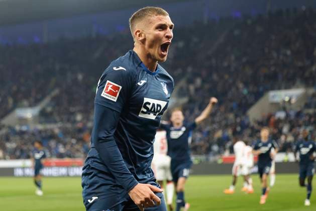 v.l.n.r.: Torschuetze, Scorer Grischa Proemel (TSG Hoffenheim, 6) Jubel nach seinem Tor zum 3:1, jubelnd, bejubelt, jubelt, jubeln, Cheers after the goal, cheering, celebrated, cheers, cheering, emotions 08.11.2025, Fussball, Bundesliga, TSG Hoffenheim - RB Leipzig, GER, Sinnsheim, PreZero Arena, DFL REGULATIONS PROHIBIT ANY USE OF PHOTOGRAPHS AS IMAGE SEQUENCES AND OR QUASI-VIDEO. Copyright: HMBxMedia xHeikoxBecker