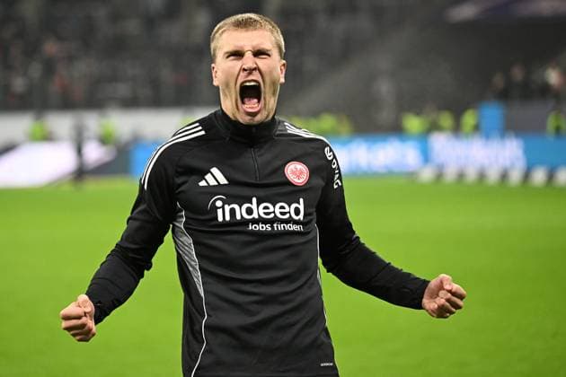 09.11.2025, xjhx, Fussball 1.Bundesliga, Eintracht Frankfurt - 1.FSV Mainz 05 v.l. Jubel, Freude über den Sieg Rasmus Kristensen (Eintracht Frankfurt) (DFL DFB REGULATIONS PROHIBIT ANY USE OF PHOTOGRAPHS as IMAGE SEQUENCES and or QUASI-VIDEO) Frankfurt am Main