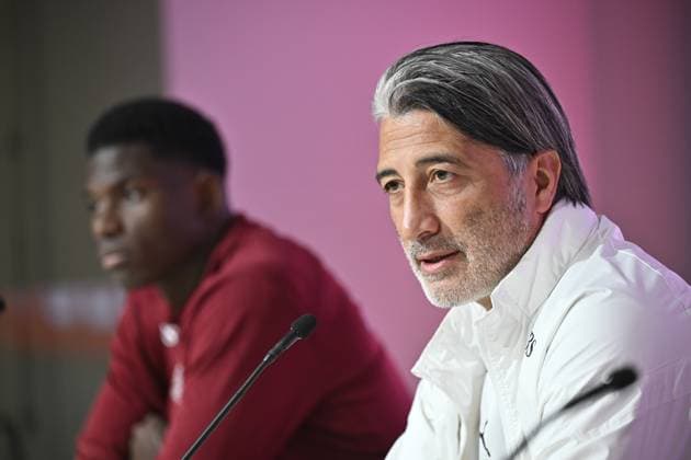 GENEVA , SWITZERLAND 20251114 Swiss national team, Nationalteam captain Murat Yakin together with player Breel Embolo hold a press conference, PK, Pressekonferenz at the Stade de Geneve ahead of the World Cup qualifying match against Sweden tomorrow evening.