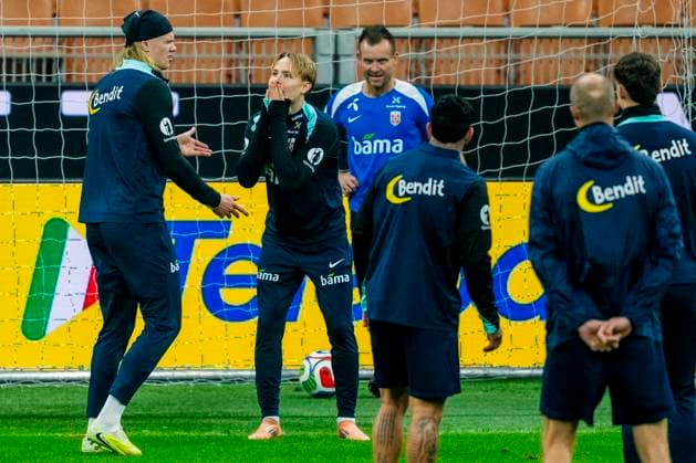 Training with the Norwegian men s national football team Milan, Italy 20251115 Norway s Erling Braut Haaland and Andreas Schjelderup during a training session with the Norwegian men s national football team at San Siro before the World Cup qualifier against Italy Photo Fredrik Varfjell NTB Milano Italy EDITORIAL USE ONLY RESTRICTED USE FOR BETTING COMPANIES  Copyright: xFredrikxVarfjellx xNTBx