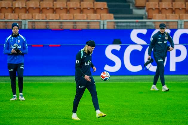 Training with the Norwegian men s national football team Milan, Italy 20251115 Norway s Erling Braut Haaland during a training session with the Norway men s national football team at San Siro before the World Cup qualifier against Italy Photo Fredrik Varfjell NTB Milano Italy EDITORIAL USE ONLY RESTRICTED USE FOR BETTING COMPANIES  Copyright: xFredrikxVarfjellx xNTBx