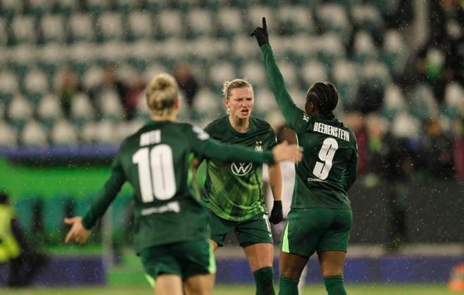 Foto : Lineth Beerensteyn (Wolfsburg) trifft zum 3-1 Fussball Championsleague der Frauen am Mi. 19.11.2025 VfL Wolfsburg - Manchester United, ManU