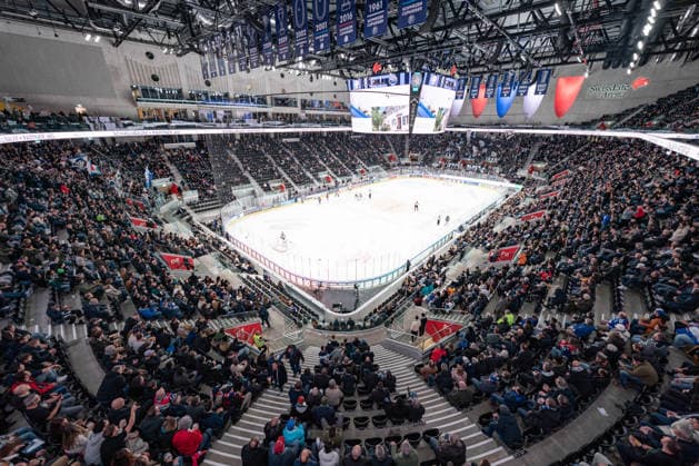 25 11 2025, Zurich, Swiss Life Arena, NL: ZSC Lions - HC Ambri-Piotta, Swiss Life Arena Zurich Swiss Life Arena Zurich Switzerland Copyright: xJustPictures.ch StefanxEmchx jp-de-StEm-DSC0008420251125