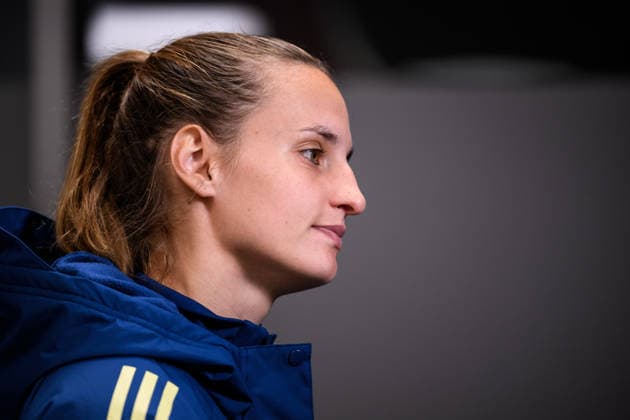 251201 Nathalie Björn of the Swedish women s national football team in the mixed zone after a training session on December 1, 2025 in Stockholm. Photo: Jesper Zerman BILDBYRAN kod JZ JZ0652 fotboll football soccer fotball nations league uefa womens nations league träning practice training sverige sweden dam bbeng Copyright: JESPERxZERMAN BB251201JZ057