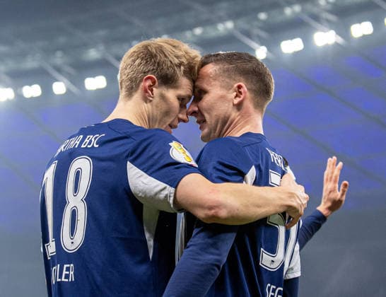 Fußball, Herren, Saison 2025 2026, DFB-Pokal (Achtelfinale), Hertha BSC - 1. FC Kaiserslautern, v. l. Luca Schuler (Hertha BSC), Paul Seguin (Hertha BSC), Jubel nach Tor zum 4:1, 02.12.2025, Copyright: xSebastianxRäppold MatthiasxKochx