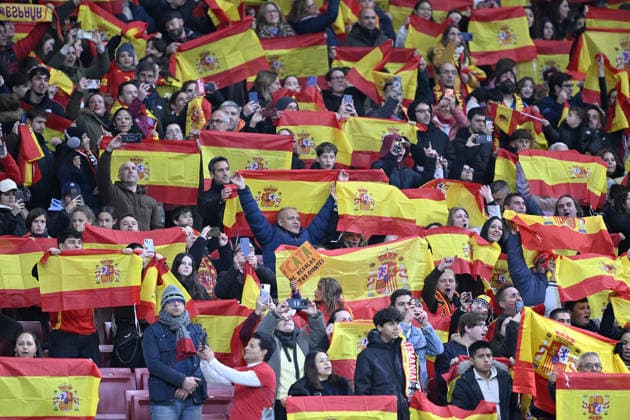 Spain v Germany - UEFA Women s Nations League 2025 Final Second Leg MADRID, SPAIN - DECEMBER 02: Spanish fans cheer at tribune during the UEFA Women s Nations League 2025 final second leg match between Spain and Germany at Estadio Metropolitano on December 02, 2025 in Madrid, Spain. Burak Akbulut Anadolu Madrid Spain. Editorial use only. Please get in touch for any other usage.  Copyright: x2025xAnadoluxBurakxAkbulutx