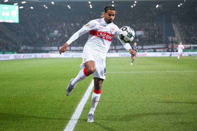 Lorenz Assignon (VfB Stuttgart) 03.12.2025, Fussball DFB Pokal, Saison 2025 2026, Achtelfinale, VfL Bochum - VfB Stuttgart 0:2 DFB regulations prohibit any use of photographs as image sequences and or quasi-video Bochum Vonovia Ruhrstadion Nordrhein Westfalen Deutschland