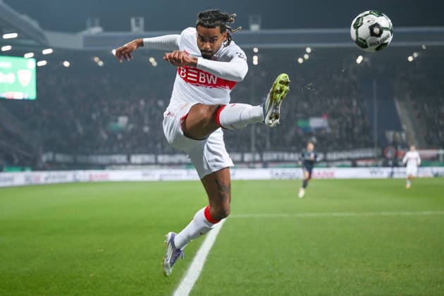 Lorenz Assignon (VfB Stuttgart) 03.12.2025, Fussball DFB Pokal, Saison 2025 2026, Achtelfinale, VfL Bochum - VfB Stuttgart 0:2 DFB regulations prohibit any use of photographs as image sequences and or quasi-video Bochum Vonovia Ruhrstadion Nordrhein Westfalen Deutschland