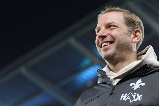 03.12.2025, xrekx, Fussball DFB Pokal 1 8 Finale, SC Freiburg - SV Darmstadt 98 v.l. Florian Kohfeldt Trainer (SV Darmstadt 98) vor dem Spiel (Interview) (DFL DFB REGULATIONS PROHIBIT ANY USE OF PHOTOGRAPHS as IMAGE SEQUENCES and or QUASI-VIDEO) Freiburg