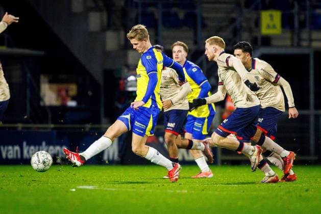 WAALWIJK , 05-12-2025 , Mandemakers Stadion , Season 2025 2026 , Dutch Keuken Kampioen Divisie football , match between RKC Waalwijk and VVV Venlo , picture shows RKC player Jesper Uneken RKC - VVV  x32361464x Copyright: