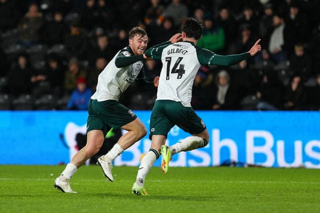 Hull City v Middlesbrough - Sky Bet Championship Riley McGree (L) and Alex Gilbert (R) of Middlesbrough celebrate during the Sky Bet Championship match between Hull City and Middlesbrough at the MKM Stadium in Kingston upon Hull, United Kingdom, on December 5, 2025. Kingston upon Hull East Yorkshire United Kingdom  Copyright: xMIxNewsx originalFilename:fletcher-hullcity251205_npqC7